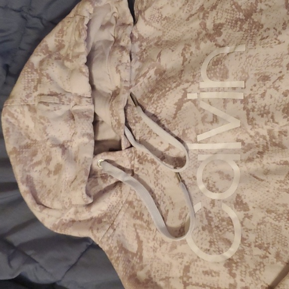 Calvin Klein Cropped Beige Patterned Crop Hoodie Women's Sz Small S MAUVE BEIGE - Picture 1 of 11